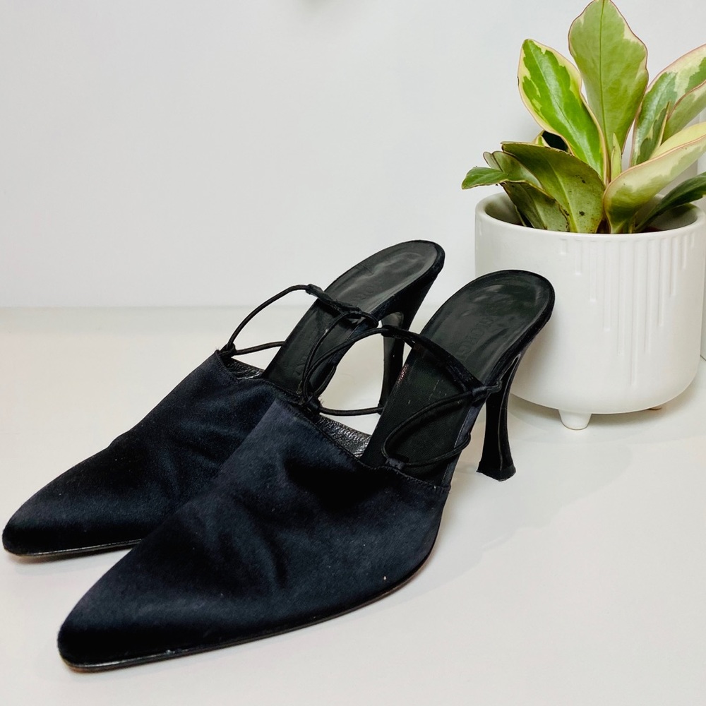 Giorgio Armani Suede Pumps